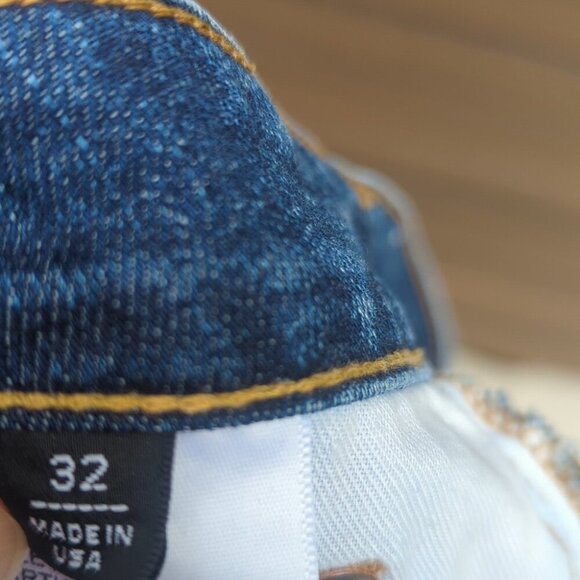 Aritzia The Castings Mid Rise Blue Denim Cut Off Shorts -Size 32 Great Condition - Picture 8 of 9